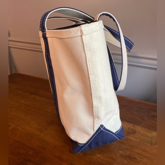 L.L. Bean Boat and Tote Cream and Navy top zip Tote Bag - Picture 7 of 7